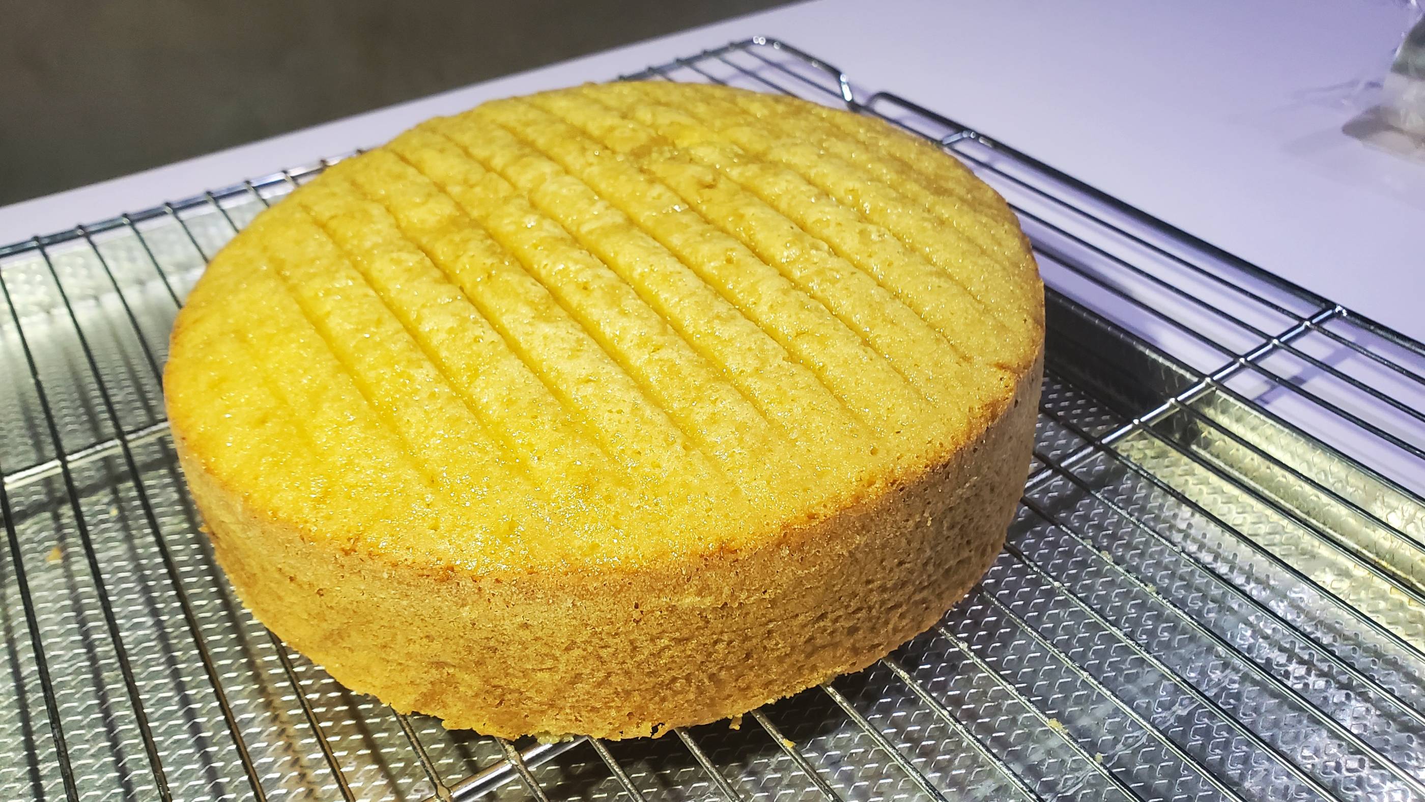 Naked 3-inch cake before decoration